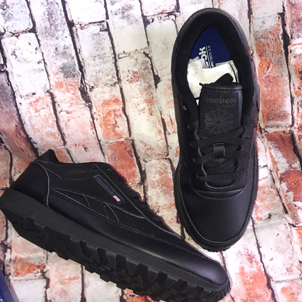 Reebok sneakers 8 black NEW $60 retail